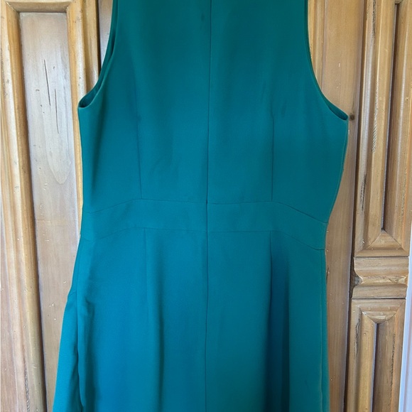 Banana Republic green dress, ruffle hem, sleeveless, size 2 - Picture 2 of 3
